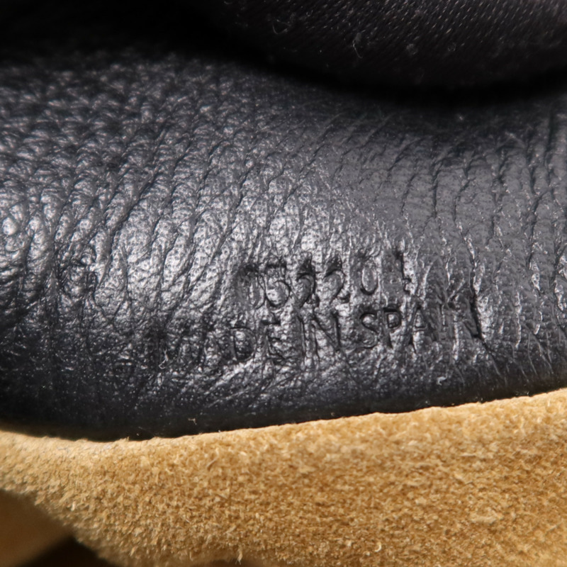 LOEWE 牛皮皮革Flamenco Medium金扣肩背袋-12