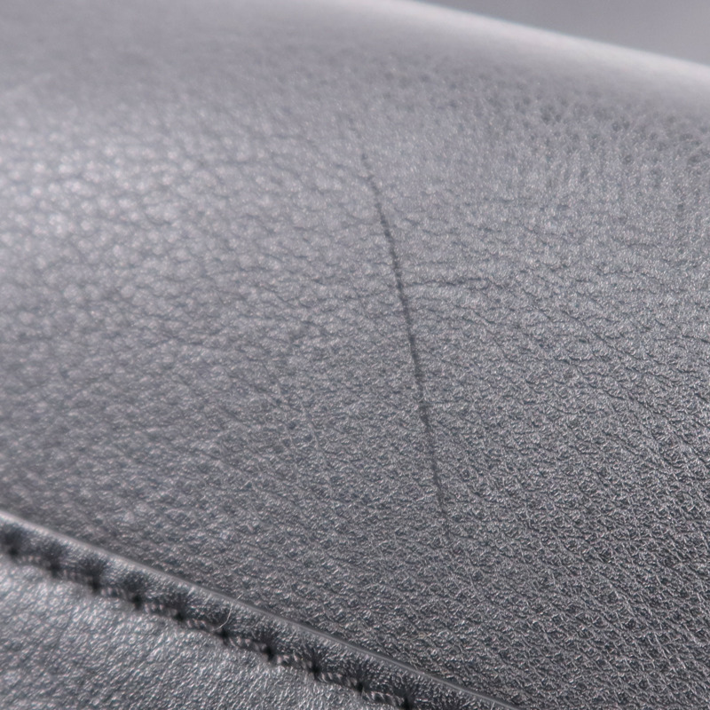 LOEWE 牛皮皮革Flamenco Medium金扣肩背袋-13