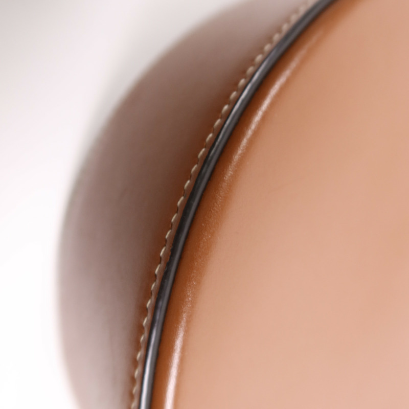 CELINE 牛皮皮革Besace Cuir金扣肩背袋-11