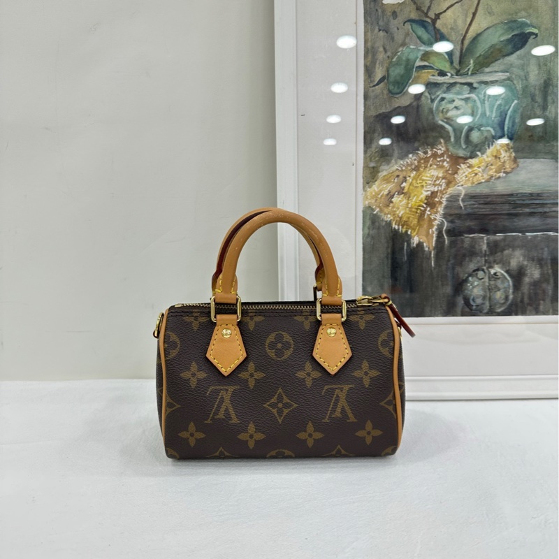 Lv nano speedy 斜背小包 24年 手柄有使用痕跡-1