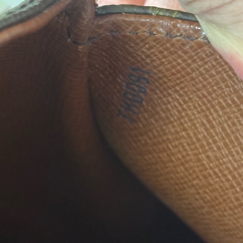 LV 老花馬鞍包-22