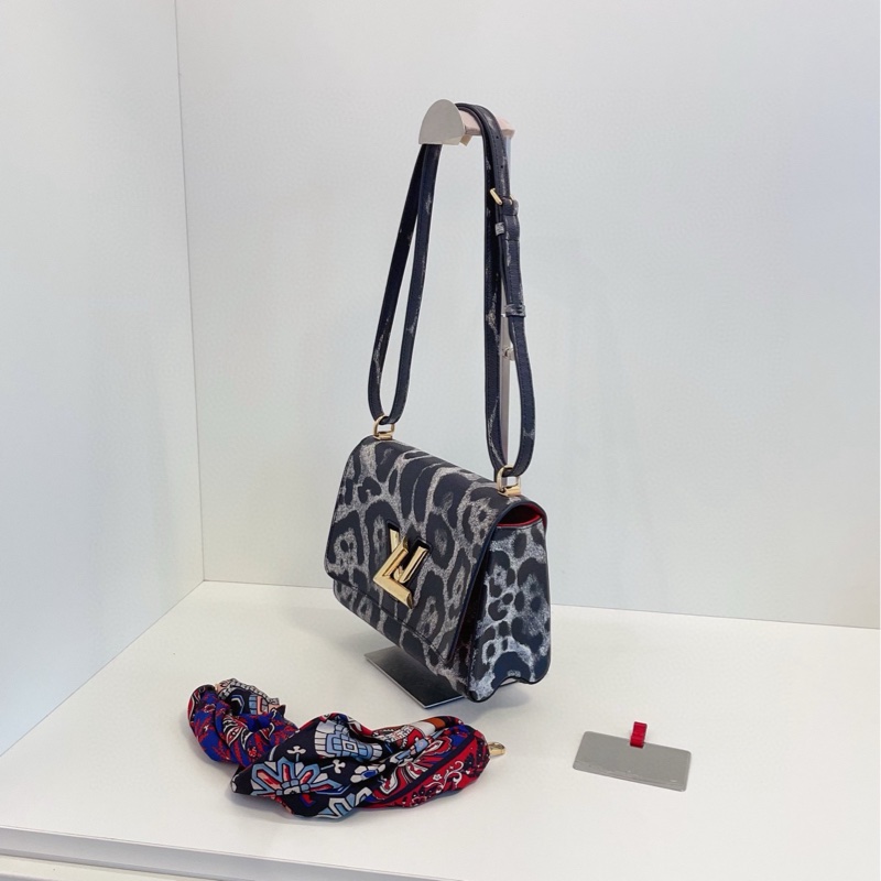 【97新🆕】LV 限量秀款 Twist 豹紋水波紋單肩包-2
