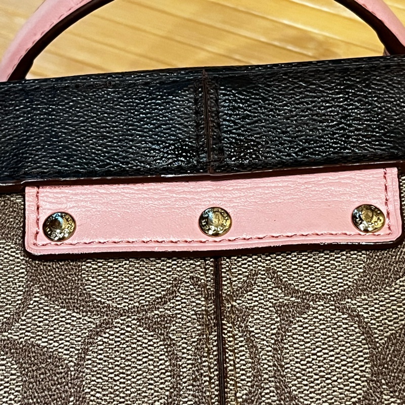 粉色Coach化妝包-4