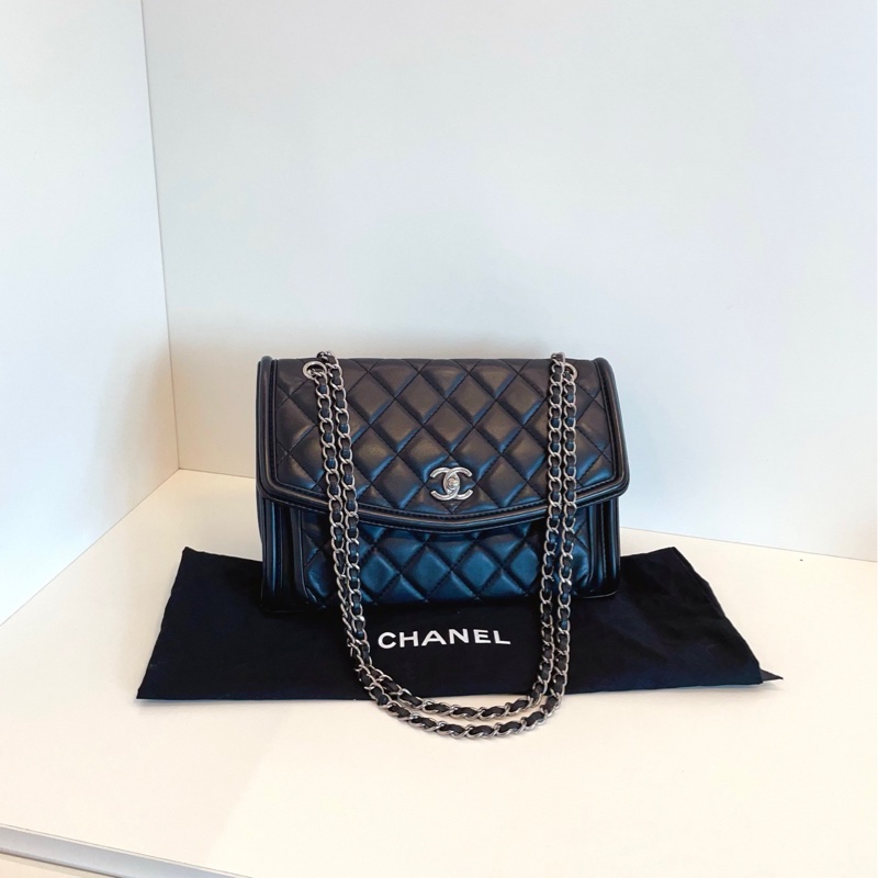 【98新🆕】Chanel黑銀菱格戴妃CF翻蓋鏈條郵差包 斜挎包 單肩包-0