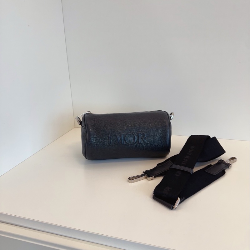 【98新🆕】Dior 黑色荔枝皮浮雕大logo Roller圓筒包 斜挎包 單肩包-0