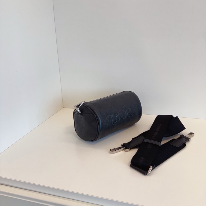 【98新🆕】Dior 黑色荔枝皮浮雕大logo Roller圓筒包 斜挎包 單肩包-1