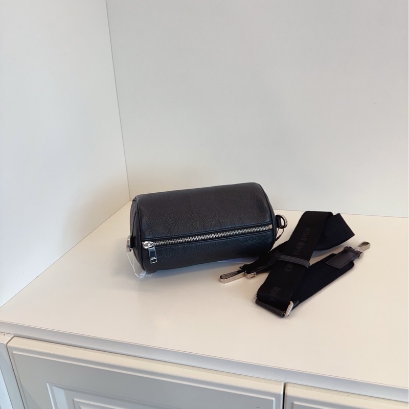 【98新🆕】Dior 黑色荔枝皮浮雕大logo Roller圓筒包 斜挎包 單肩包-4