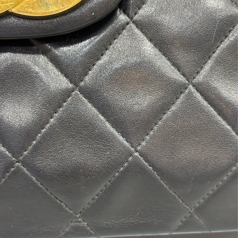 CHANEL 老香 黑色 羊皮 金鍊 MAXI COCO 33 MAXI 單蓋 肩背包 斜背包 兩用包 側背包 經典藏品-32