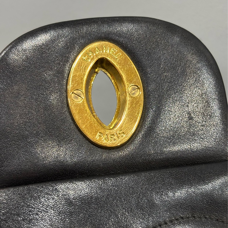 CHANEL 老香 黑色 羊皮 金鍊 MAXI COCO 33 MAXI 單蓋 肩背包 斜背包 兩用包 側背包 經典藏品-59