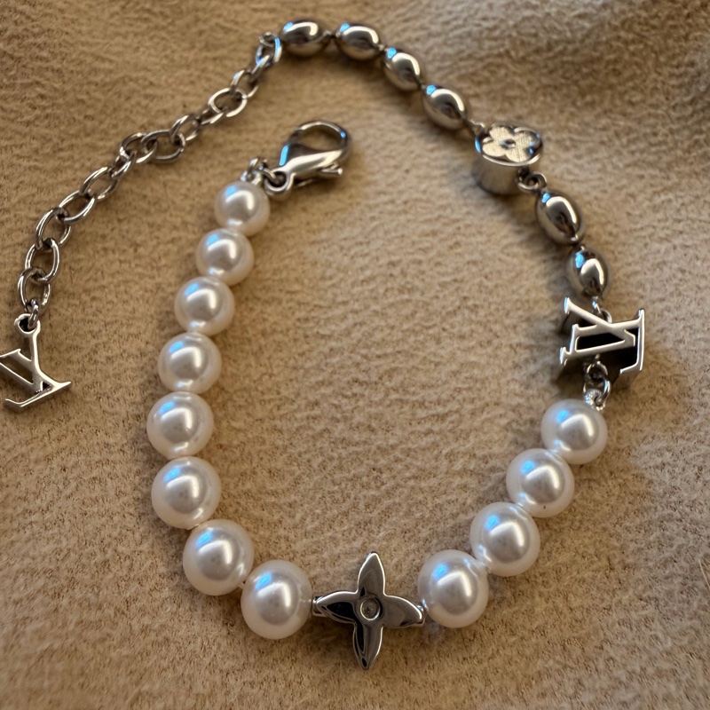 LV Louis Vuitton 男生/女生 中性Pearls Fusion 珍珠手鏈-1