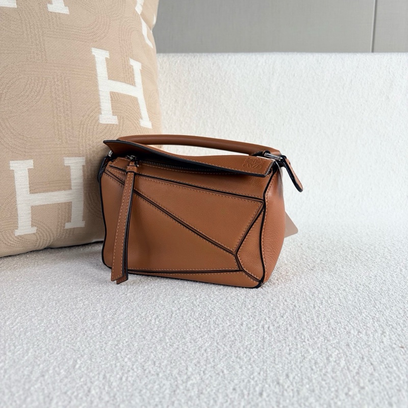裸包優惠！ Loewe 羅意威 Puzzle 焦糖色 Mini 幾何包-4
