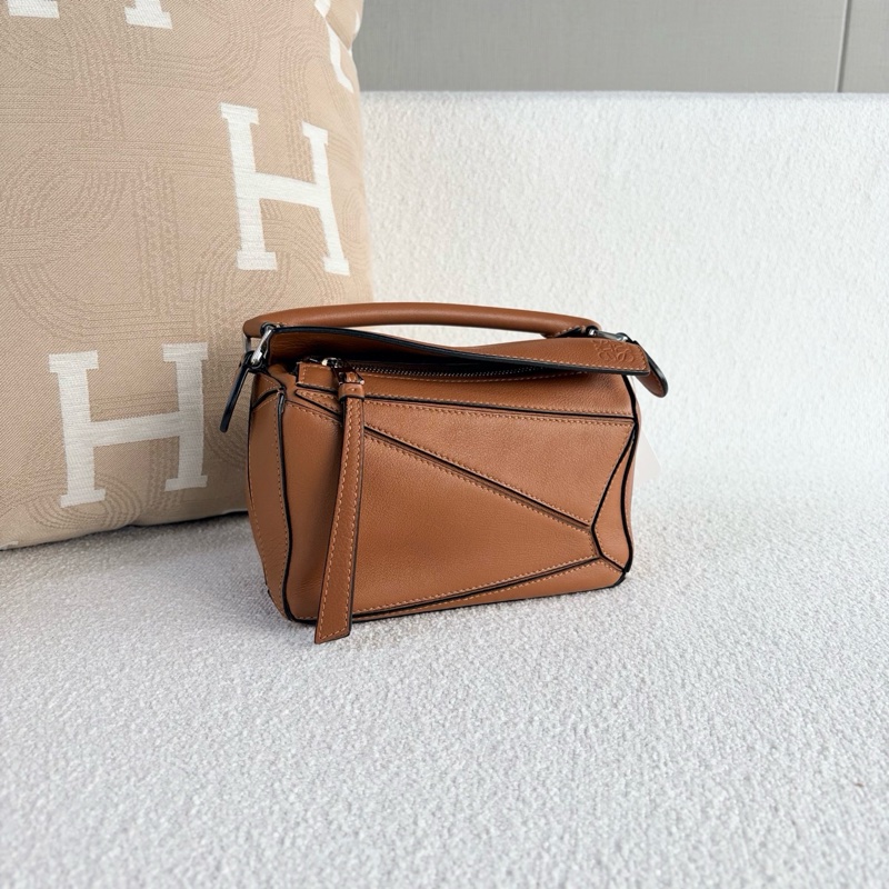 裸包優惠！ Loewe 羅意威 Puzzle 焦糖色 Mini 幾何包-6