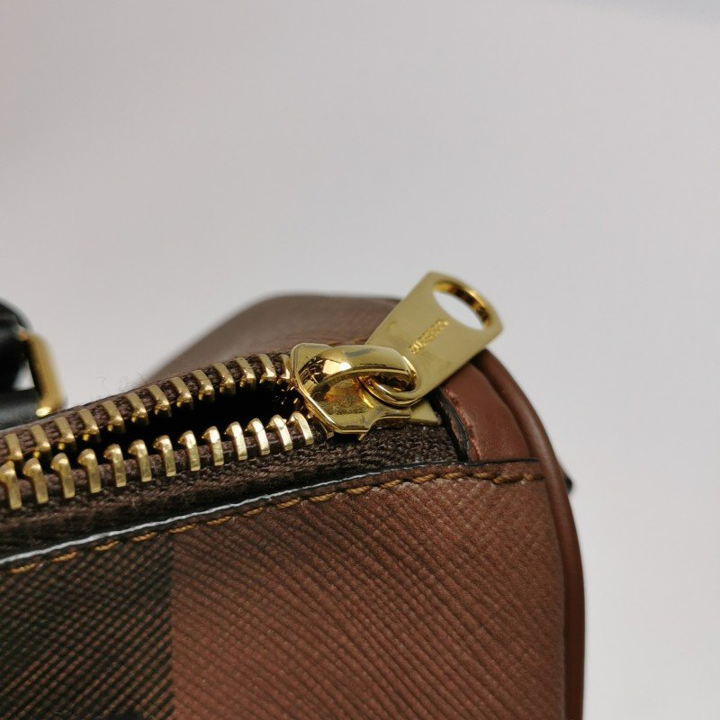 Burberry 迷你牛皮拼色格纹斜挎包单肩包-10