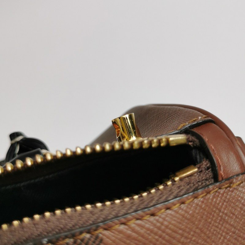 Burberry 迷你牛皮拼色格纹斜挎包单肩包-12