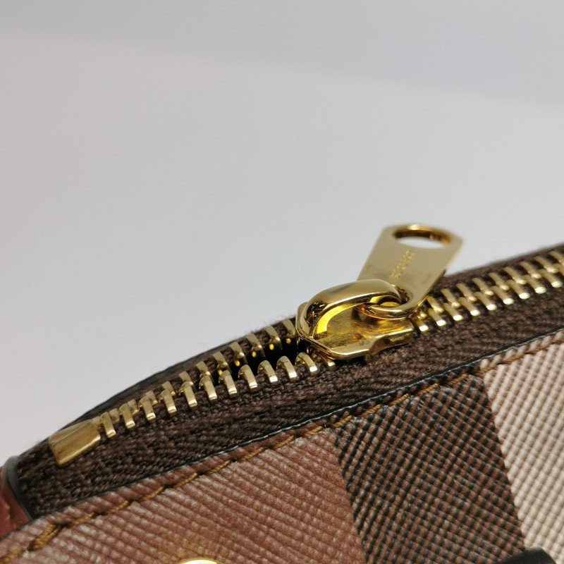 Burberry 迷你牛皮拼色格纹斜挎包单肩包-15