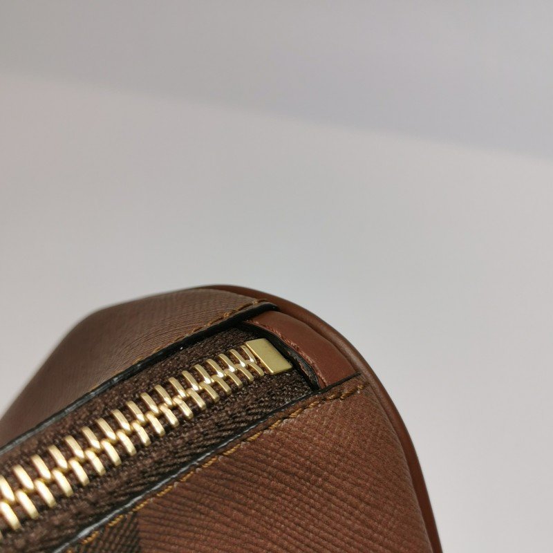 Burberry 迷你牛皮拼色格纹斜挎包单肩包-18