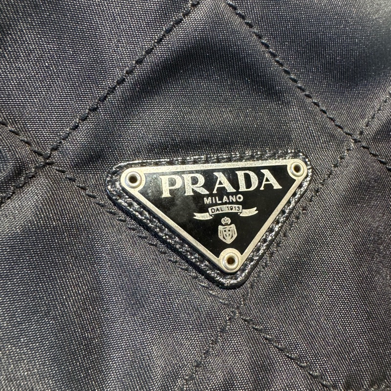 Prada 三角牌黑銀鏈條包 （有保卡）-4