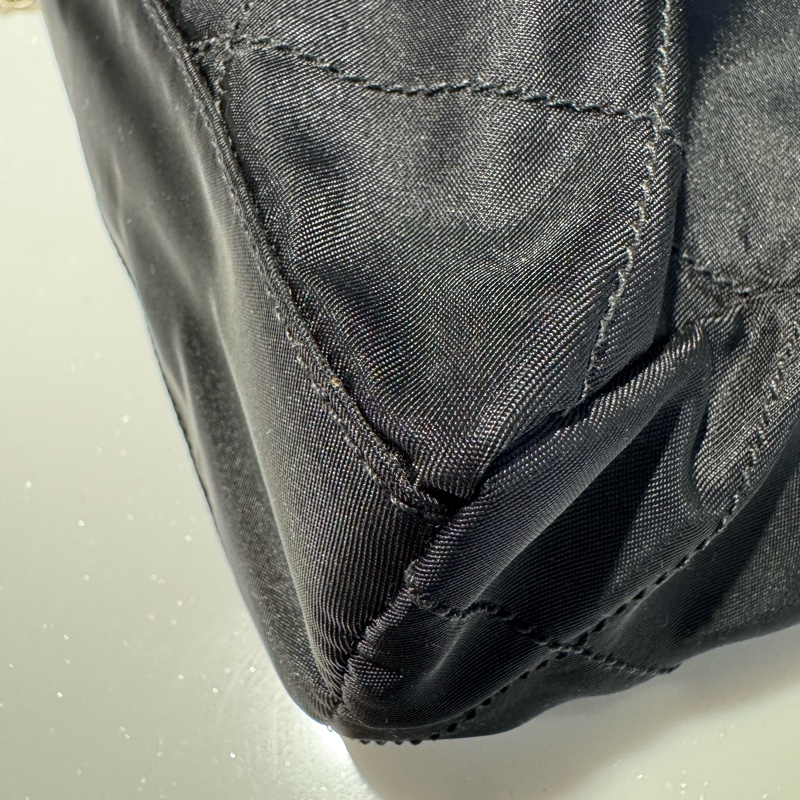 Prada 三角牌黑銀鏈條包 （有保卡）-6