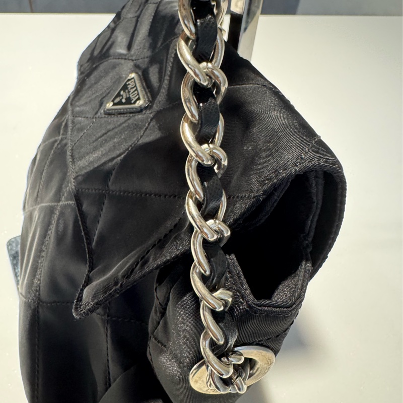 Prada 三角牌黑銀鏈條包 （有保卡）-10