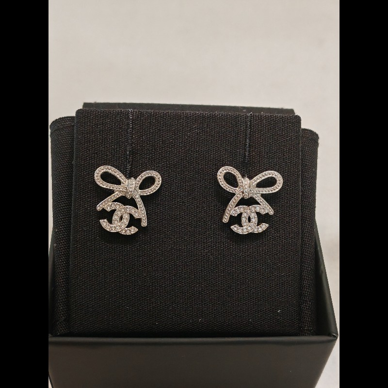 Chanel 25k earrings-1