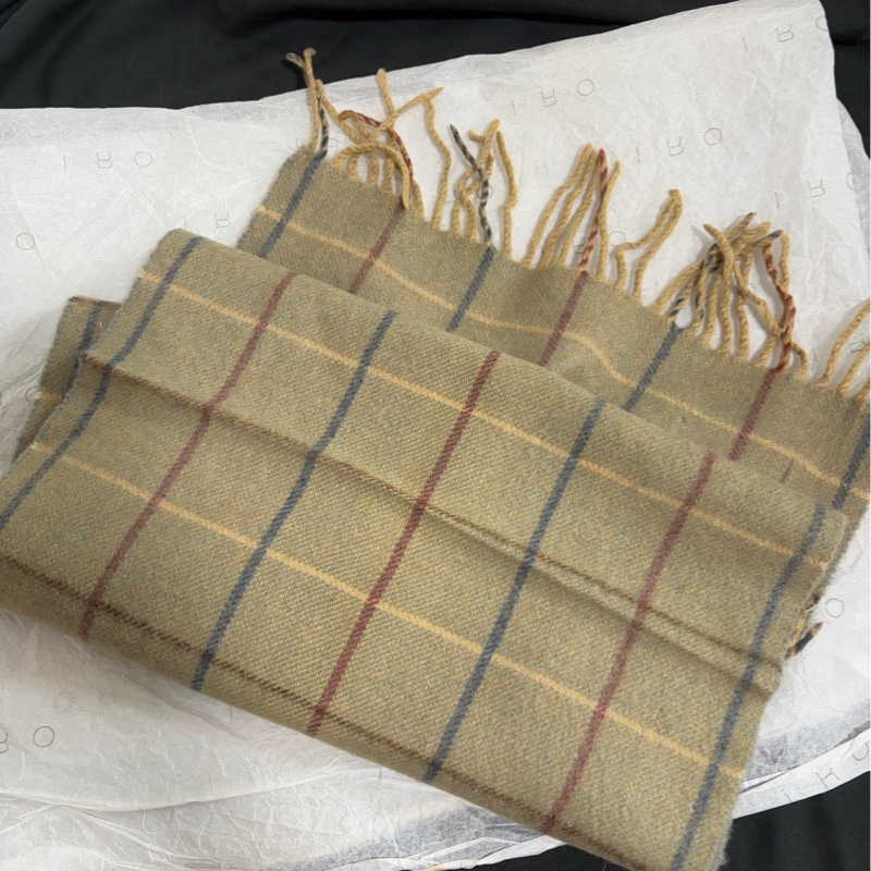 【近新閒置❤️】 Burberry 變色龍羊絨圍巾-2