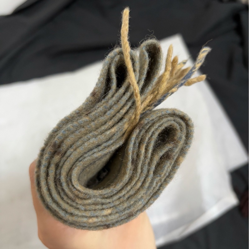 【近新閒置❤️】 Burberry 變色龍羊絨圍巾-3