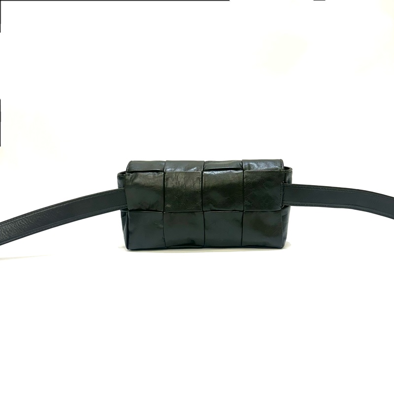 BV 墨綠油蠟牛皮銀釦belt cassette8格下蓋胸肩包-1