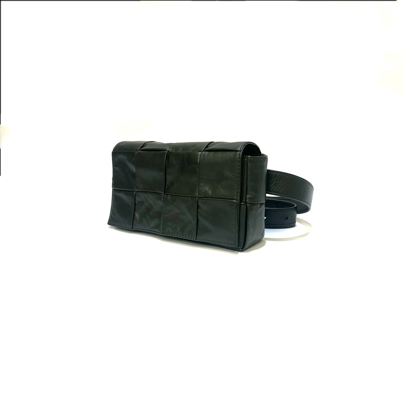 BV 墨綠油蠟牛皮銀釦belt cassette8格下蓋胸肩包-3