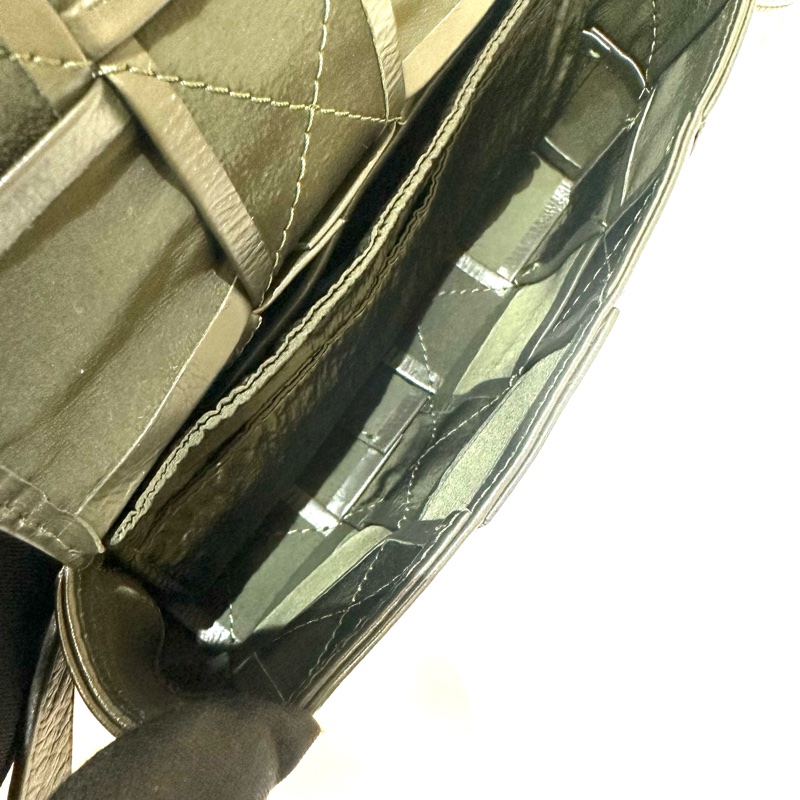 BV 墨綠油蠟牛皮銀釦belt cassette8格下蓋胸肩包-7