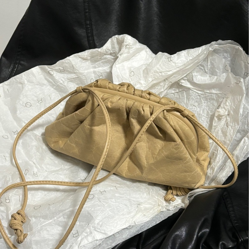 【近新閒置❤️】 bv 牛皮紙雲朵包斜挎包-6