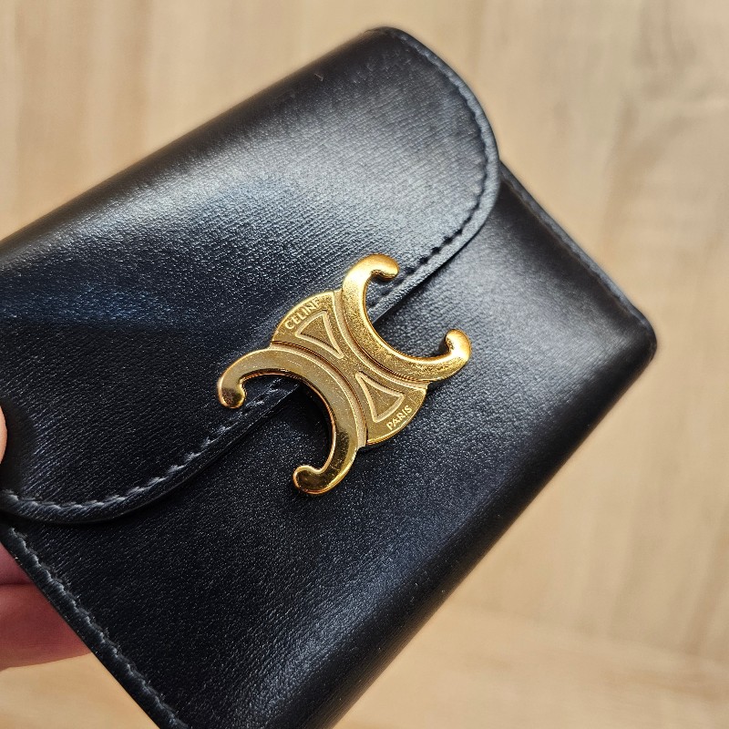 [甜價出清❣️] Celine黑牛皮凱旋門Triomphe金釦短夾-3