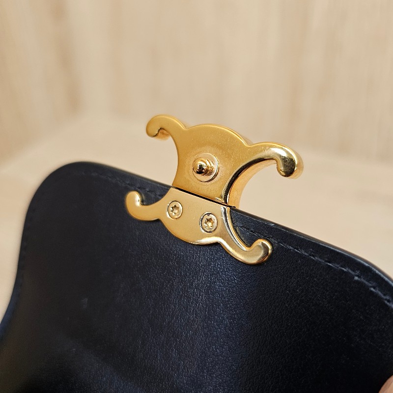 [甜價出清❣️] Celine黑牛皮凱旋門Triomphe金釦短夾-11