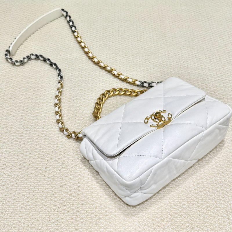 CHANEL - 白色羊皮金釦 19 bag-0