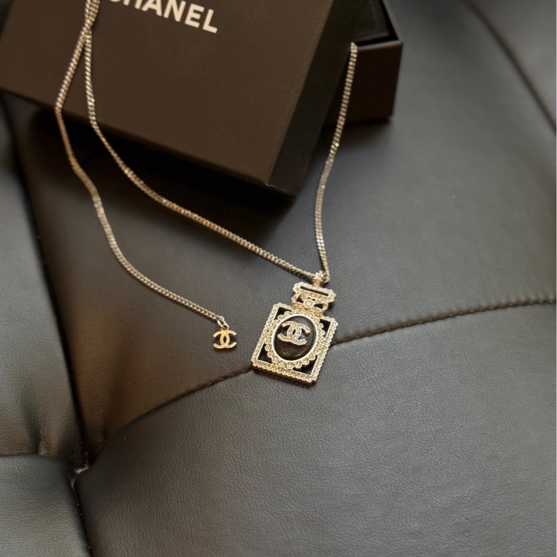 【閒置🆕】Chanel 22b 黑金蝴蝶結香水瓶💎水鑽項鍊毛衣鏈-4