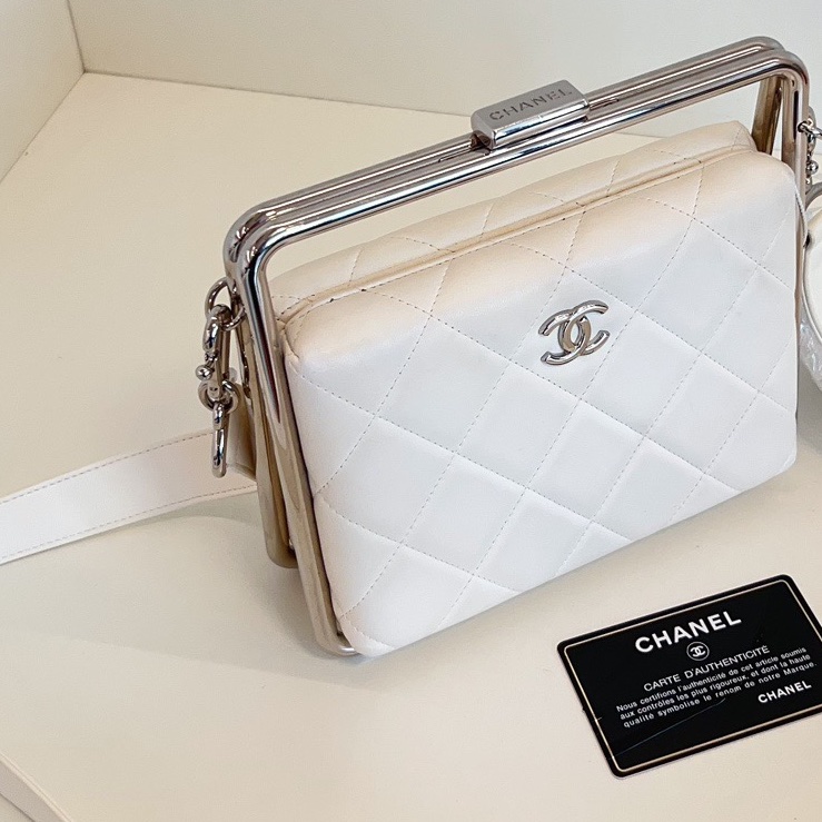 【97新🆕】Chanel 白色菱格🤍小銀桿晚宴盒子包 絕版款手提包 斜挎包 單肩包-2