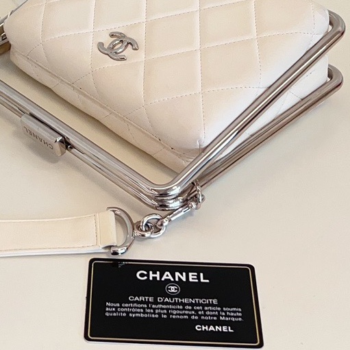 【97新🆕】Chanel 白色菱格🤍小銀桿晚宴盒子包 絕版款手提包 斜挎包 單肩包-4