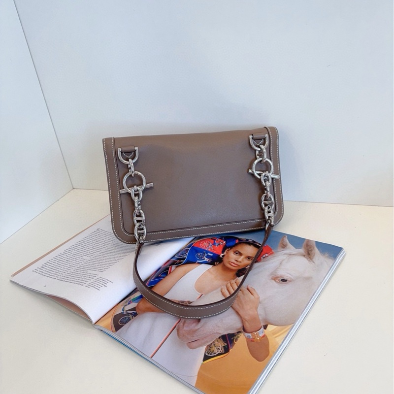 【保存品99新🆕】Hermes Sac Chaine D’Ancre稀有小眾✨豬鼻子鏈條腋下信封包 保值皮色大象灰銀扣手提包 斜挎包 單肩包-2