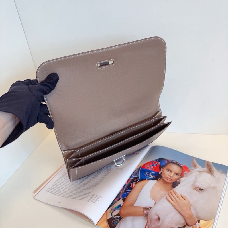 【保存品99新🆕】Hermes Sac Chaine D’Ancre稀有小眾✨豬鼻子鏈條腋下信封包 保值皮色大象灰銀扣手提包 斜挎包 單肩包-7