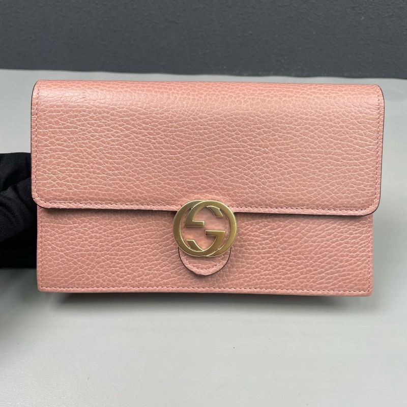 GUCCI 粉色woc鏈條斜背包-8
