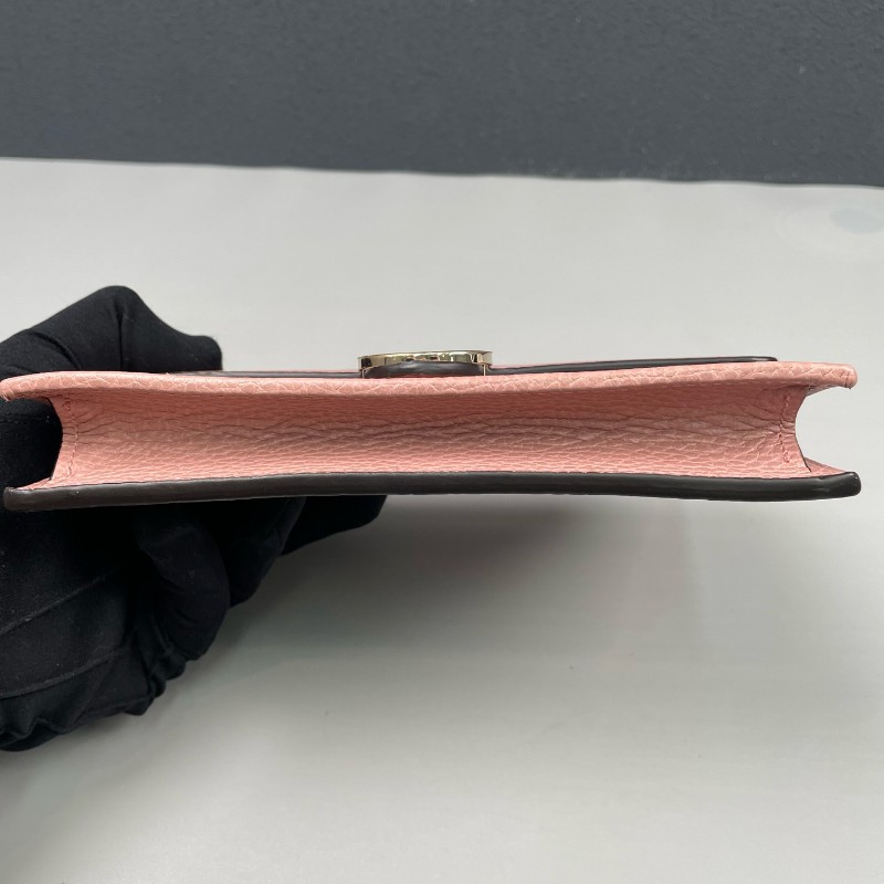 GUCCI 粉色woc鏈條斜背包-12