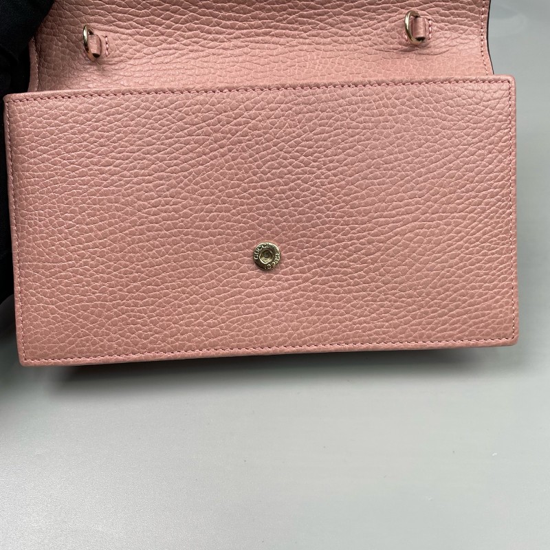 GUCCI 粉色woc鏈條斜背包-15