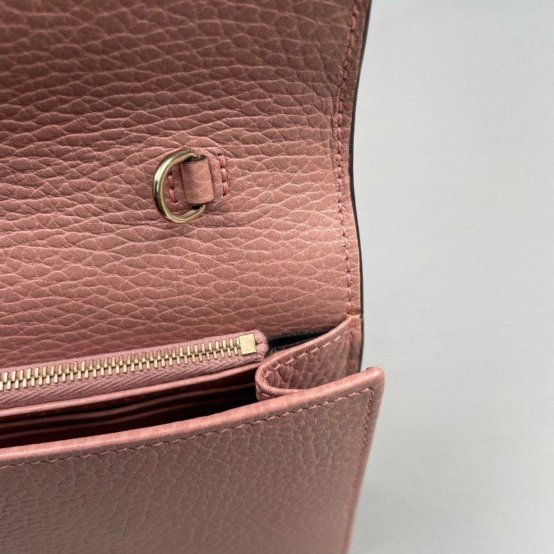 GUCCI 粉色woc鏈條斜背包-17