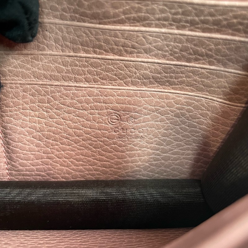 GUCCI 粉色woc鏈條斜背包-19