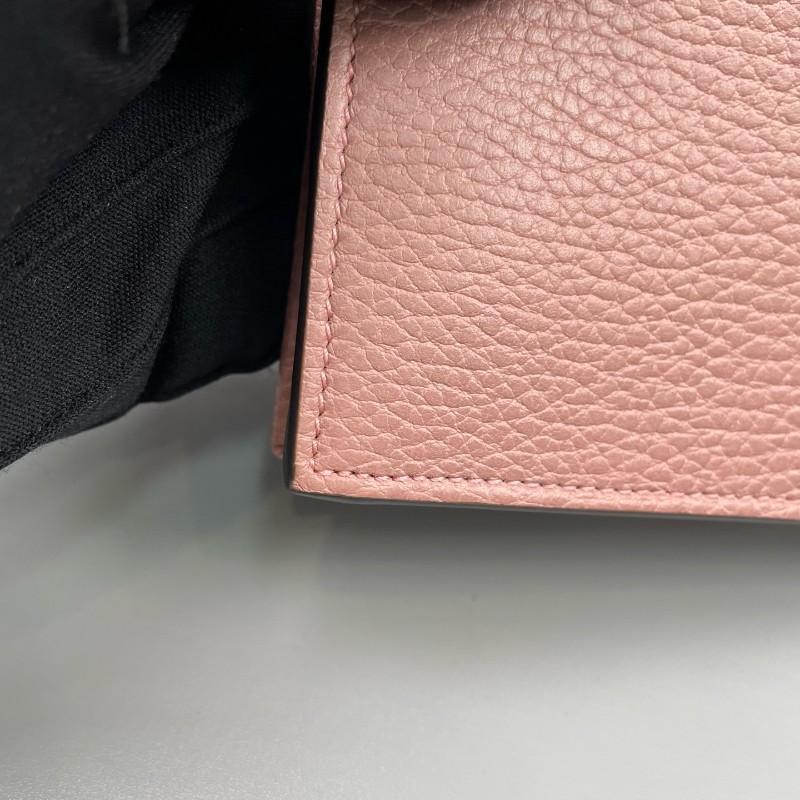 GUCCI 粉色woc鏈條斜背包-24