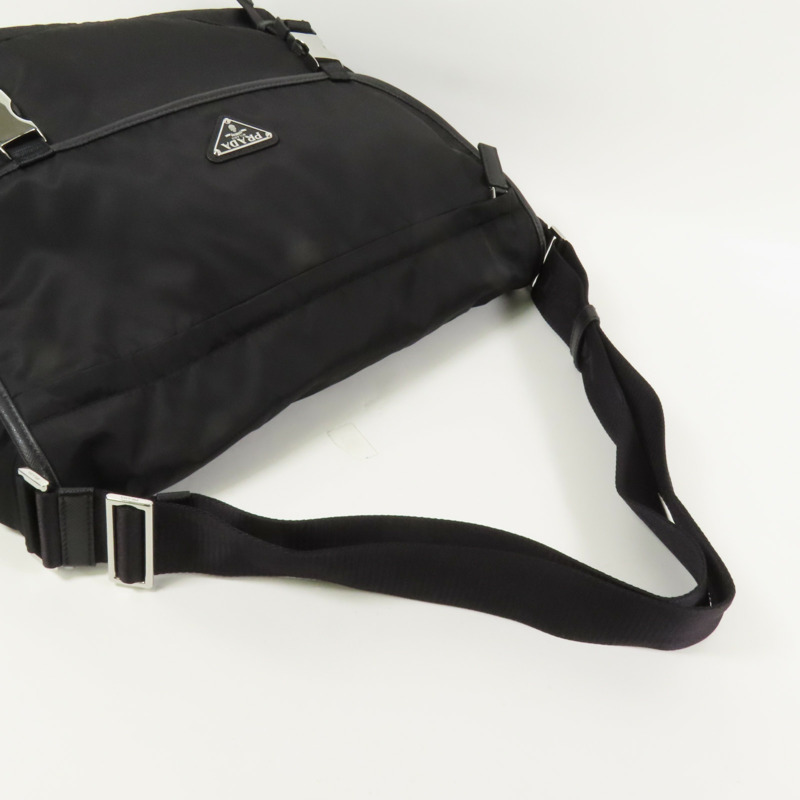 PRADA 尼龍Re-Nylon銀扣肩背袋-4