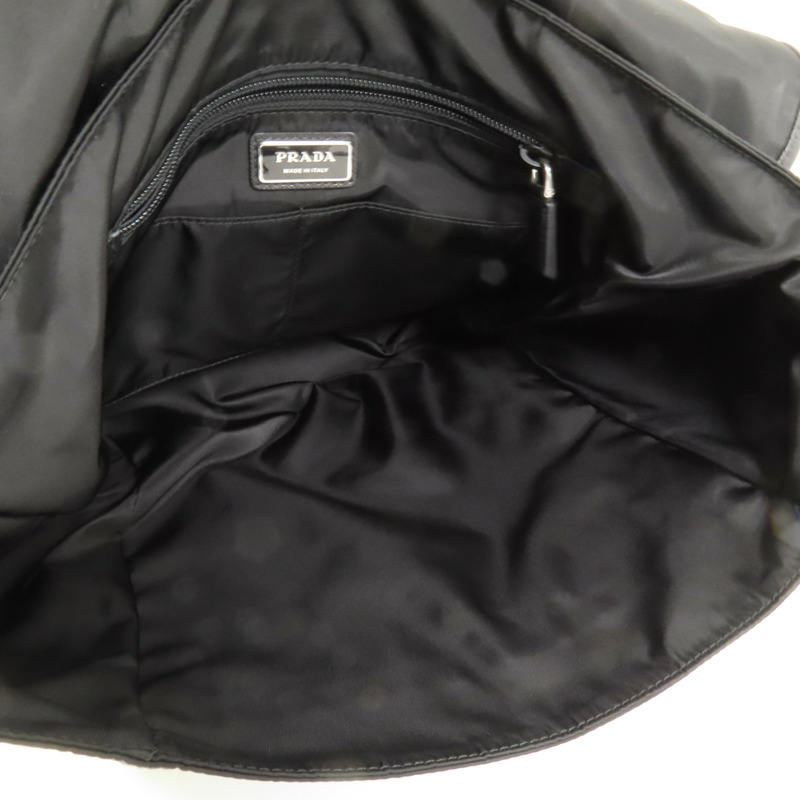 PRADA 尼龍Re-Nylon銀扣肩背袋-5