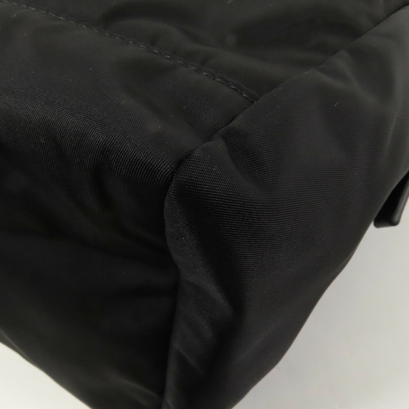 PRADA 尼龍Re-Nylon銀扣肩背袋-11