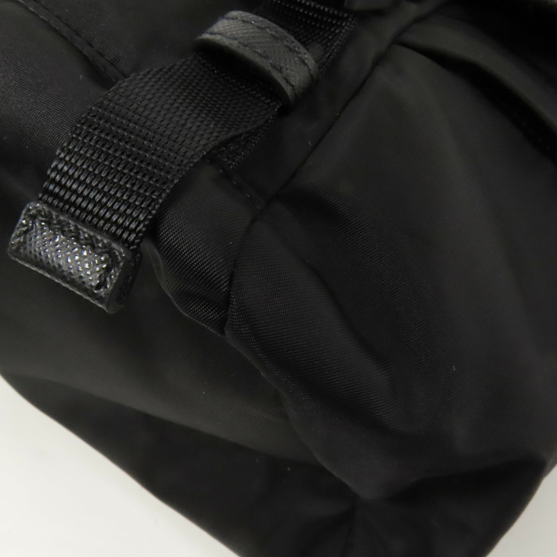 PRADA 尼龍Re-Nylon銀扣肩背袋-13