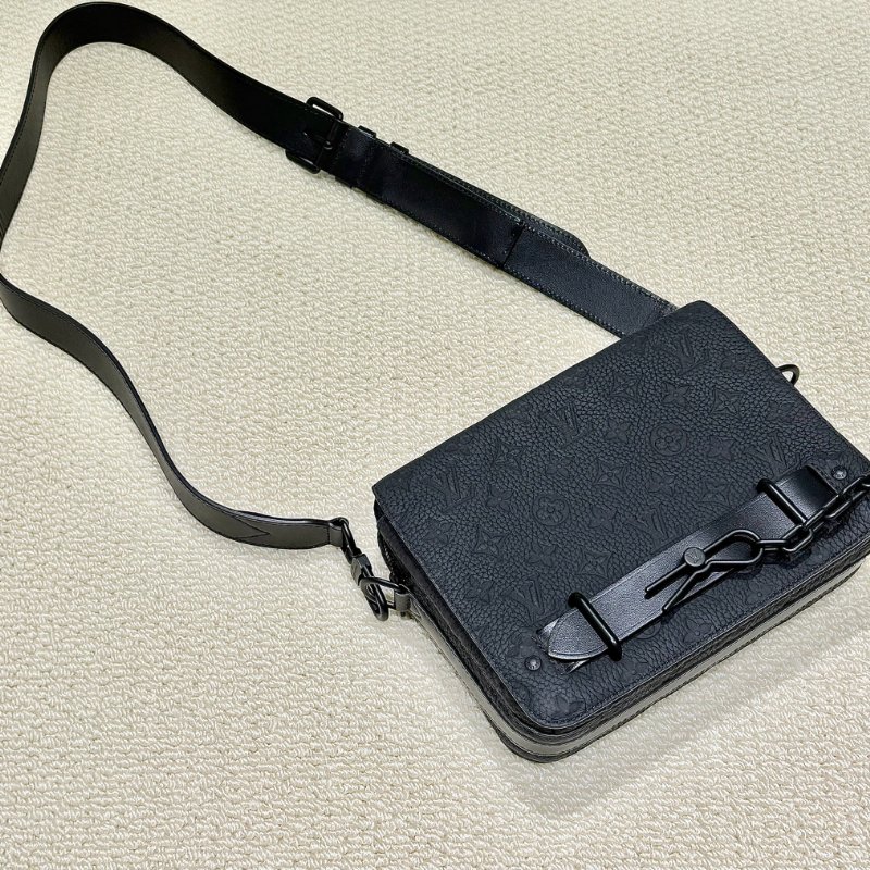 Louis Vuitton -黑色牛皮壓紋STEAMER郵差包-0