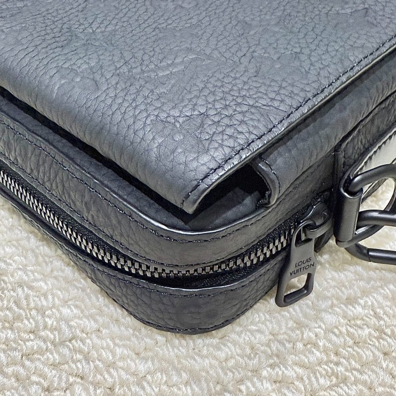 Louis Vuitton -黑色牛皮壓紋STEAMER郵差包-11